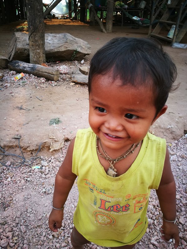 tonlesap21 Siem Reap-Tonle Sap洞里薩湖 柬埔寨的魚米鄉 落後環境中的知足生活