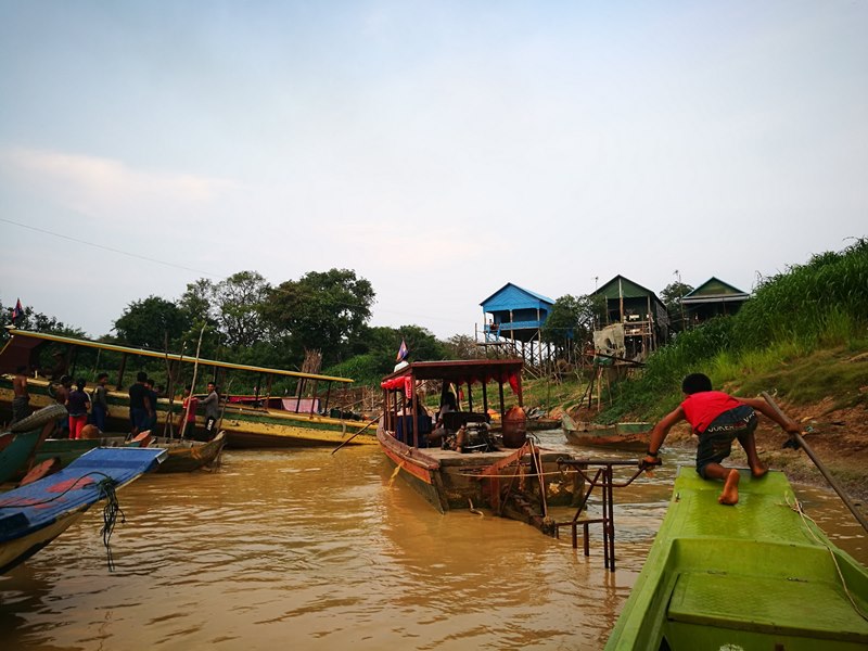 tonlesap45 Siem Reap-Tonle Sap洞里薩湖 柬埔寨的魚米鄉 落後環境中的知足生活