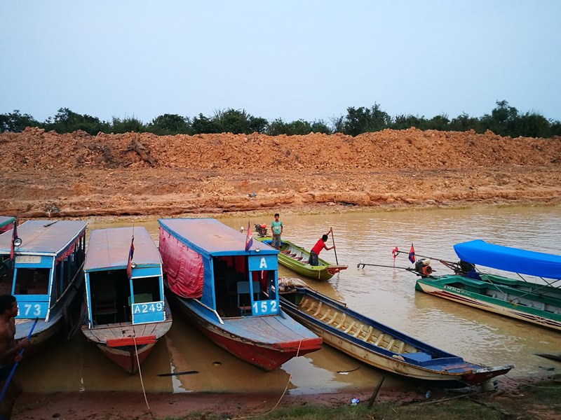 tonlesap50 Siem Reap-Tonle Sap洞里薩湖 柬埔寨的魚米鄉 落後環境中的知足生活