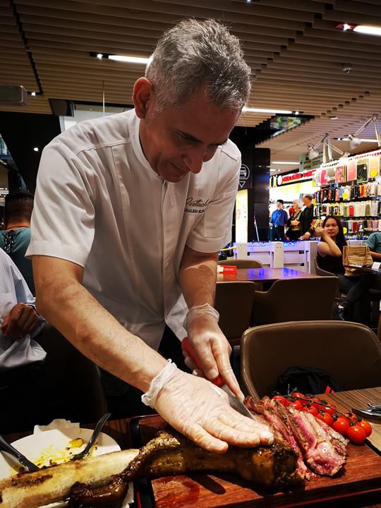 Singapore-Pistachio Middle Eastern & Mediterranean Grill 1.8公斤戰斧震驚全場 好吃又好看