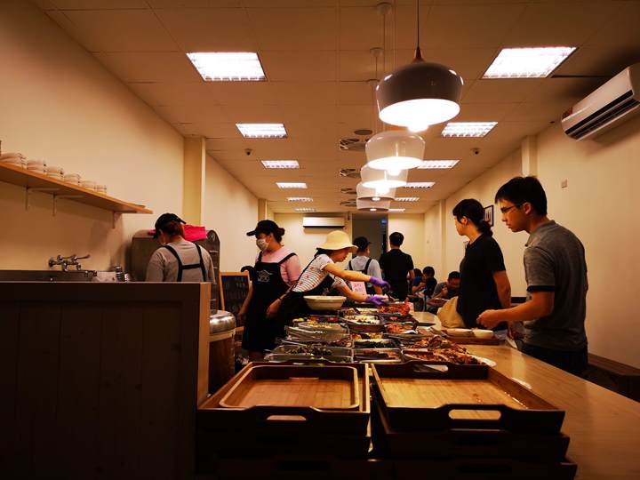 chouchou0104 竹北-粥粥家 給夜歸人的一盞燈 簡單舒適自助餐也走文青風