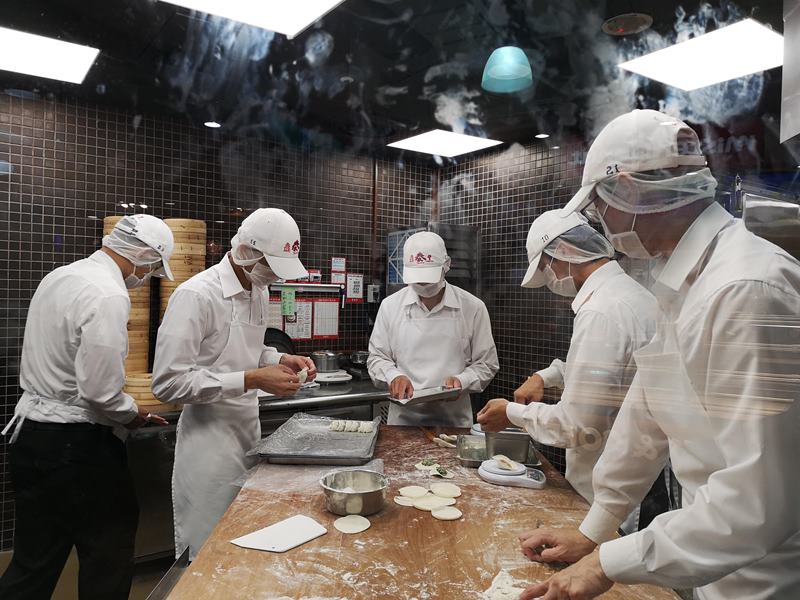 dingtaifong15 新竹-大遠百鼎泰豐 外國朋友的最愛 樣樣水準以上