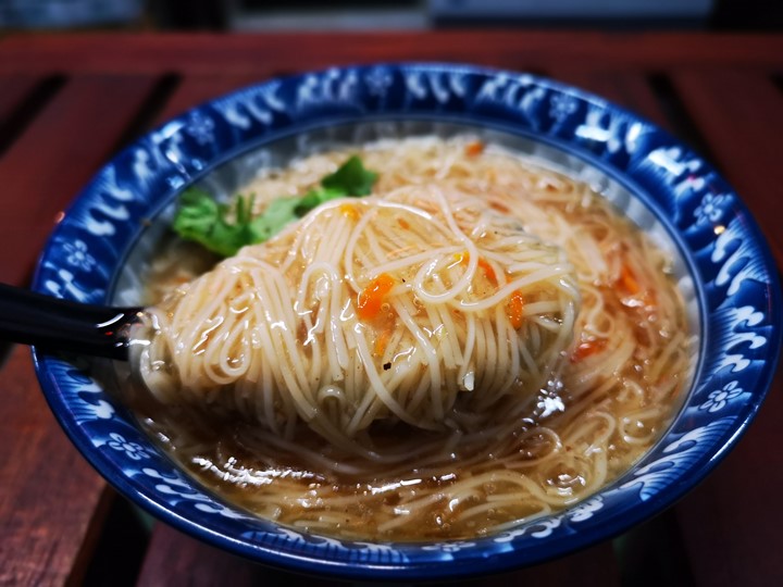 donmennnn15 新竹-老市場新氣象 文創風走進老東門市場...享初食堂 賣大腸麵線的居酒屋