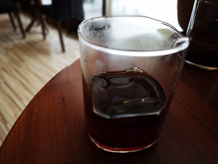 ladybug10 頭份-星語瓢蟲咖啡 艷陽天冷氣房的冰手沖