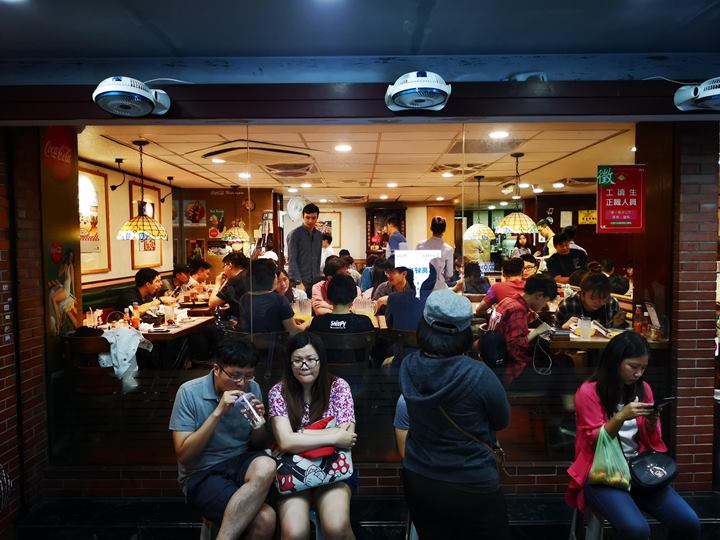auntsu14 大安-蘇阿姨比薩屋 超人氣隊伍很長等好久...