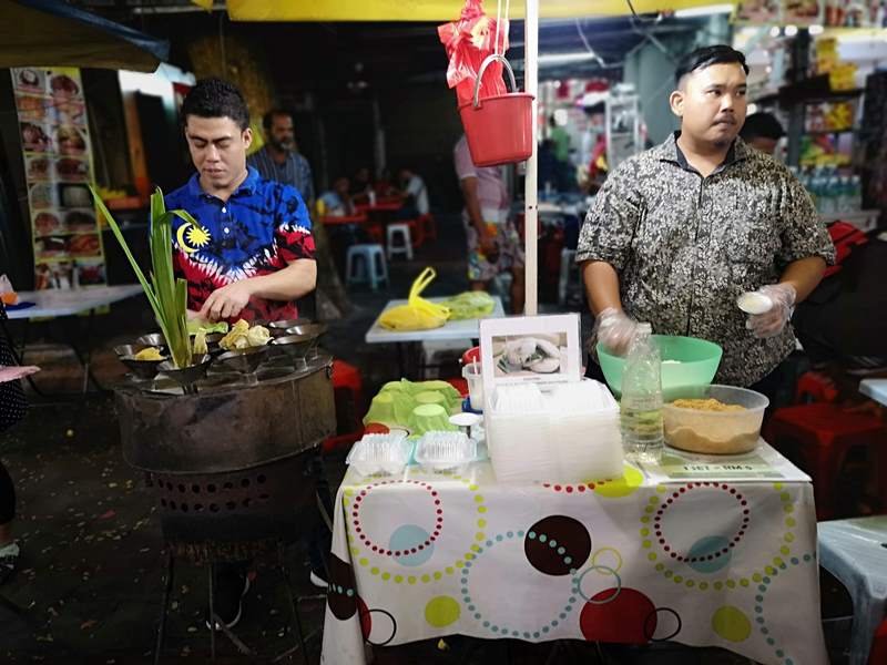 WAW07 Kuala Lumpur-亞羅街夜市街 名店黃亞華 推薦烤雞翅與鹹蛋魷魚