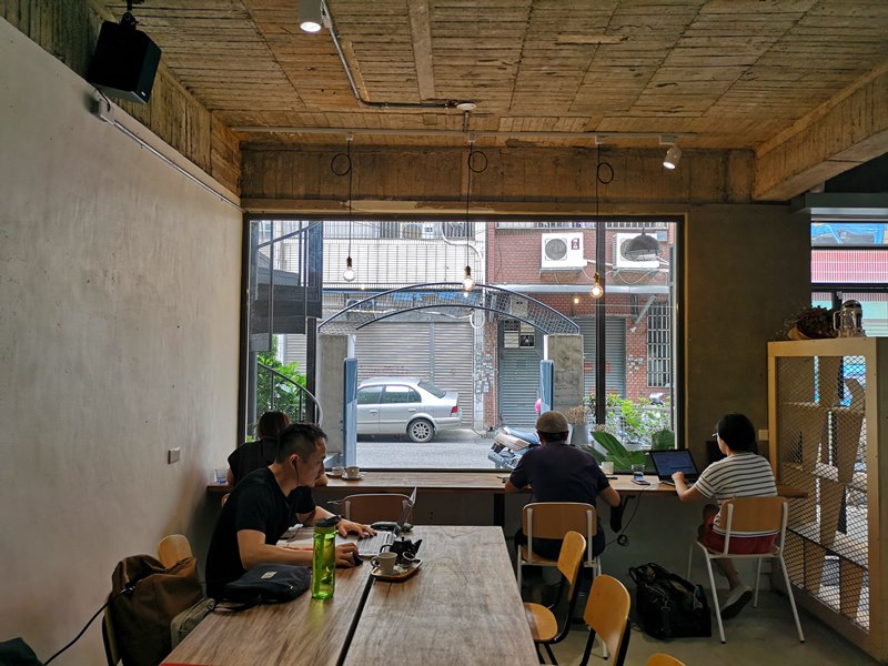 reecho02-1 新竹-一想一響 清水模工業風 手沖甜點皆優