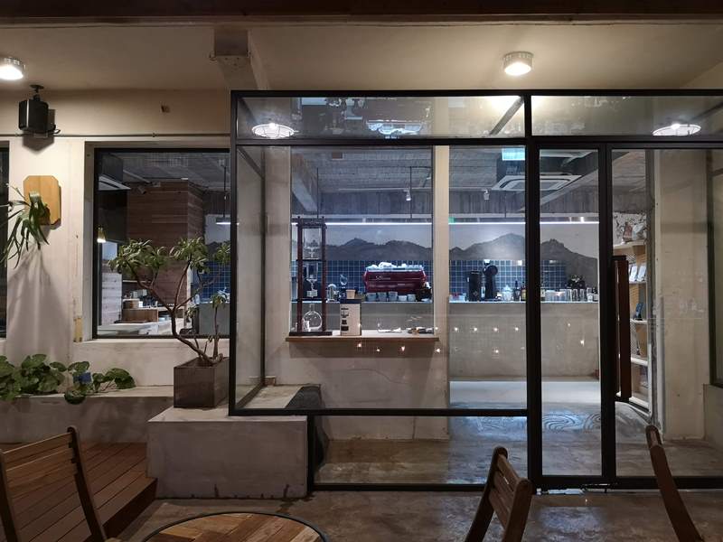 reecho05 新竹-一想一響 清水模工業風 手沖甜點皆優