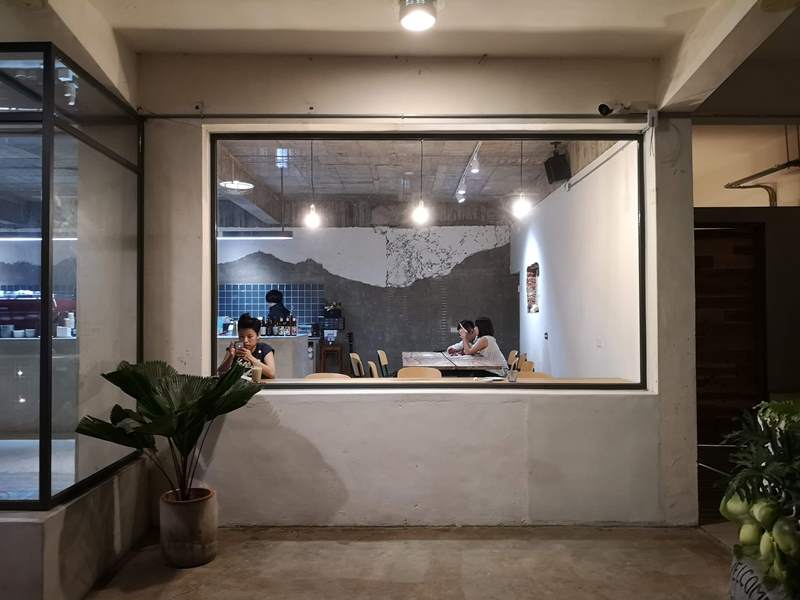 reecho06 新竹-一想一響 清水模工業風 手沖甜點皆優