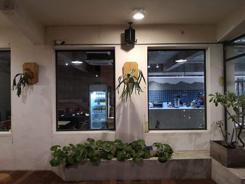 reecho07 新竹-一想一響 清水模工業風 手沖甜點皆優