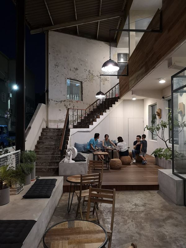 reecho09 新竹-一想一響 清水模工業風 手沖甜點皆優