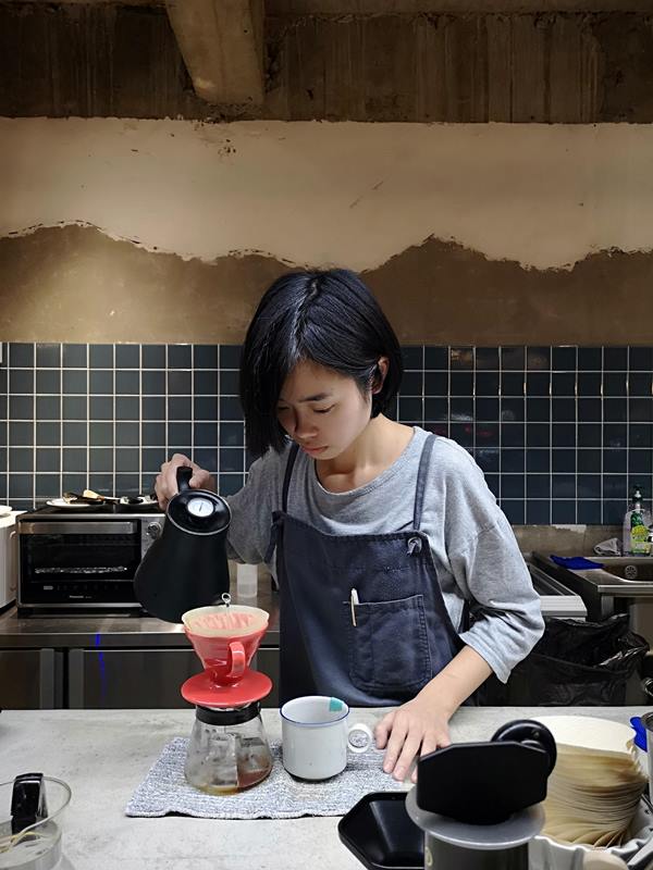 reecho25 新竹-一想一響 清水模工業風 手沖甜點皆優