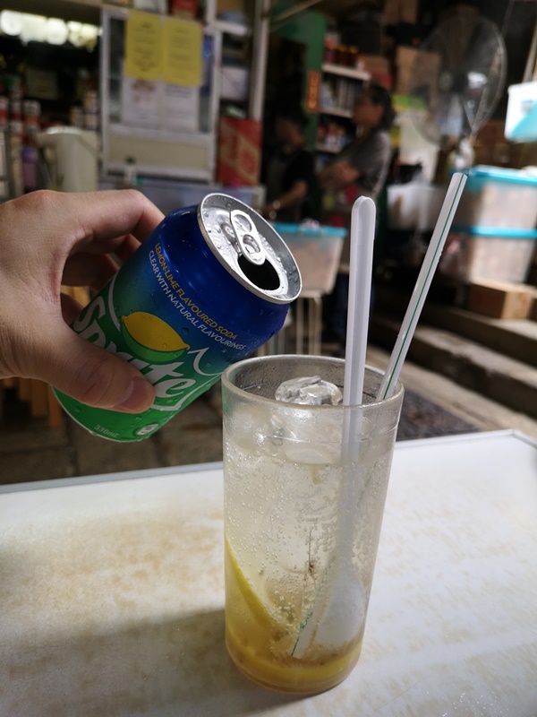 SingHeungYuen09 HK-勝香園 檸檬香氣的豬仔包檸檬脆脆有創意