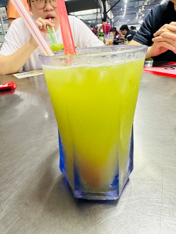 WYW111102 Kuala Lumpur-亞羅街夜市街 名店黃亞華 推薦烤雞翅與鹹蛋魷魚