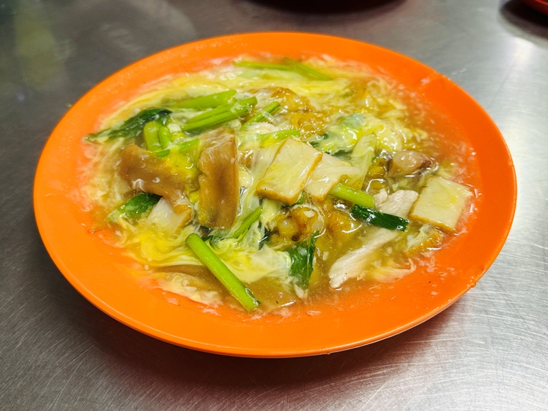 WYW111104 Kuala Lumpur-亞羅街夜市街 名店黃亞華 推薦烤雞翅與鹹蛋魷魚