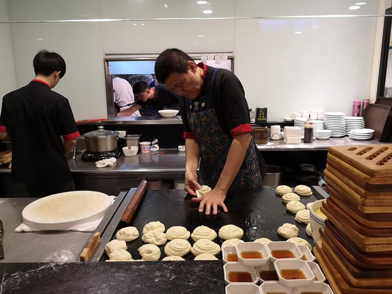 beefchingjan05 信義-清真中國牛肉麵食館 必比登推薦 優雅舒適的牛肉麵店(新光三越A8)