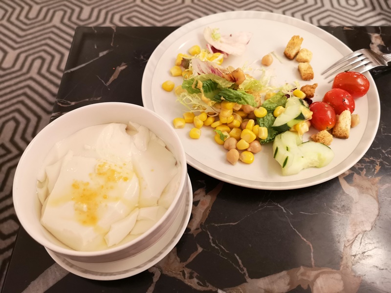 flyinghk13 201808台北香港 星盟金卡好好用一路開心飛...