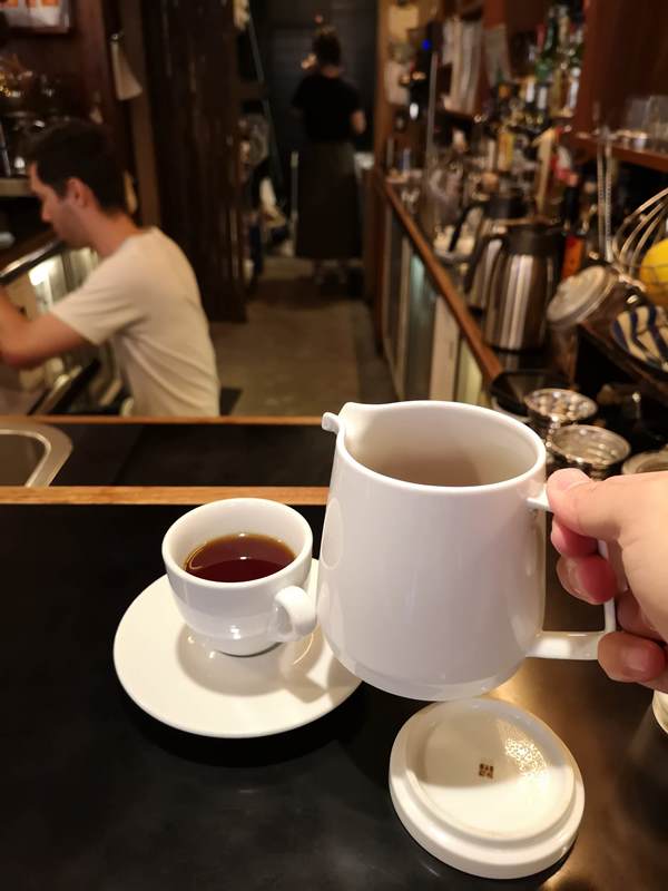 fuglen14 Shibuya-Fuglen Tokyo超好喝的網美咖啡館 澀谷代代木公園旁來自挪威奧斯陸展翅自由飛翔的咖啡館