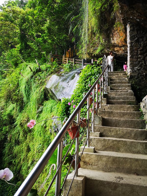 galaxycave23 新店-銀河洞 人氣秘境 走一趟深呼吸感受銀河洞的仙氣