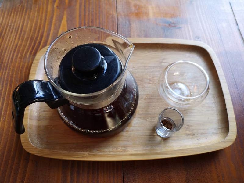 glow19 中壢-小舊閣樓 斑駁老屋文青河景咖啡館 晚上來則是閃亮的酒吧