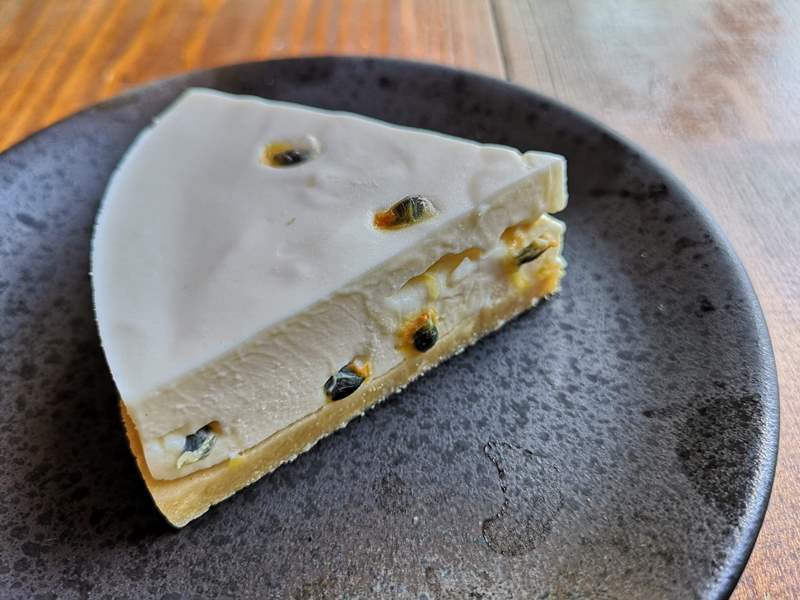 glow21 中壢-小舊閣樓 斑駁老屋文青河景咖啡館 晚上來則是閃亮的酒吧