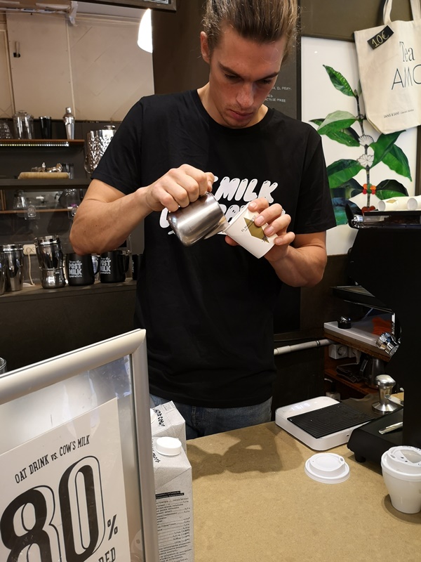cafeselmagnifico09 Barcelona-Cafes El Magnifico巴塞隆納舊城區小店的一杯拿鐵