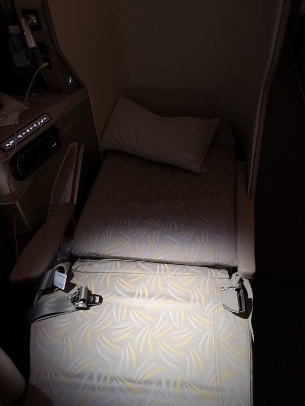 flyci16306022 201810韓亞航倫敦首爾轉台北 飛機delay改班機行李遲延 什麼都遇到了...