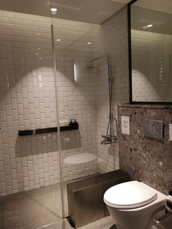 flytk025380105 201810台北伊斯坦堡巴塞隆納 TK025商務艙飛行