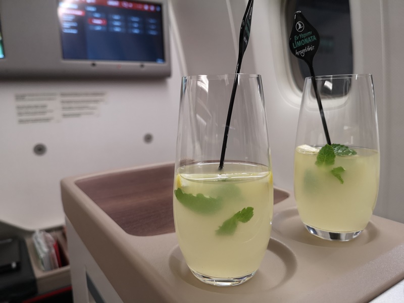 flytk025380112 201810台北伊斯坦堡巴塞隆納 TK025商務艙飛行