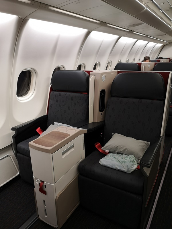 flytk025380151 201810台北伊斯坦堡巴塞隆納 TK025商務艙飛行