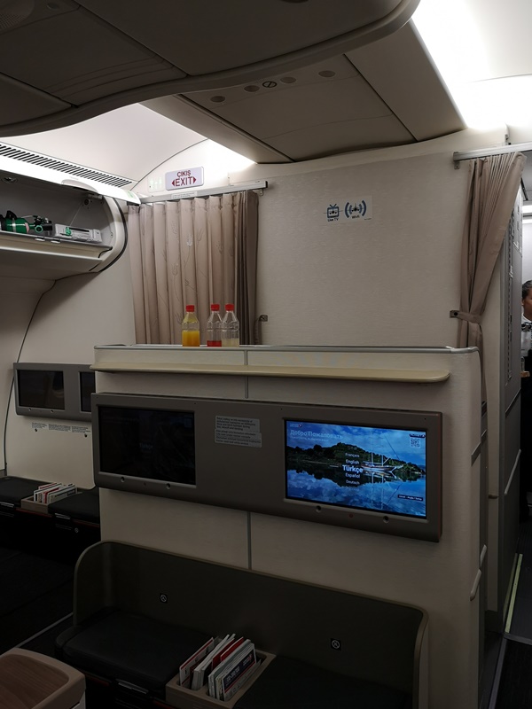 flytk025380152 201810台北伊斯坦堡巴塞隆納 TK025商務艙飛行