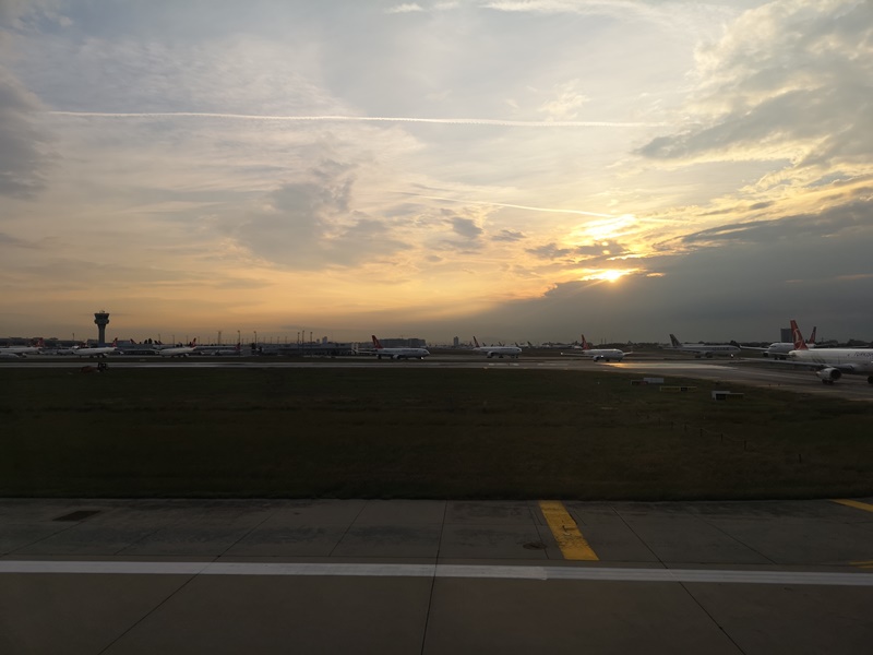 flytk025380157 201810台北伊斯坦堡巴塞隆納 TK025商務艙飛行