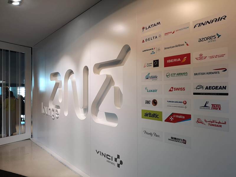 flytp07 201810葡萄牙航空TP364只能說網路說的都是真的...只有delay還是delay