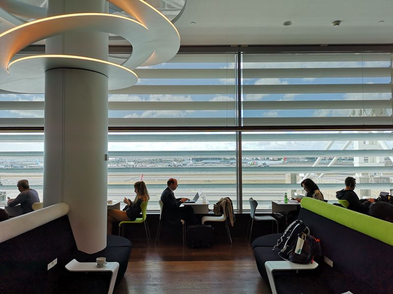 flytp10 201810葡萄牙航空TP364只能說網路說的都是真的...只有delay還是delay