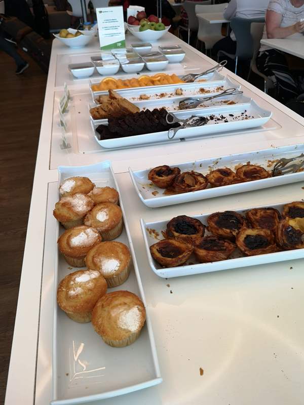 flytp13 201810葡萄牙航空TP364只能說網路說的都是真的...只有delay還是delay