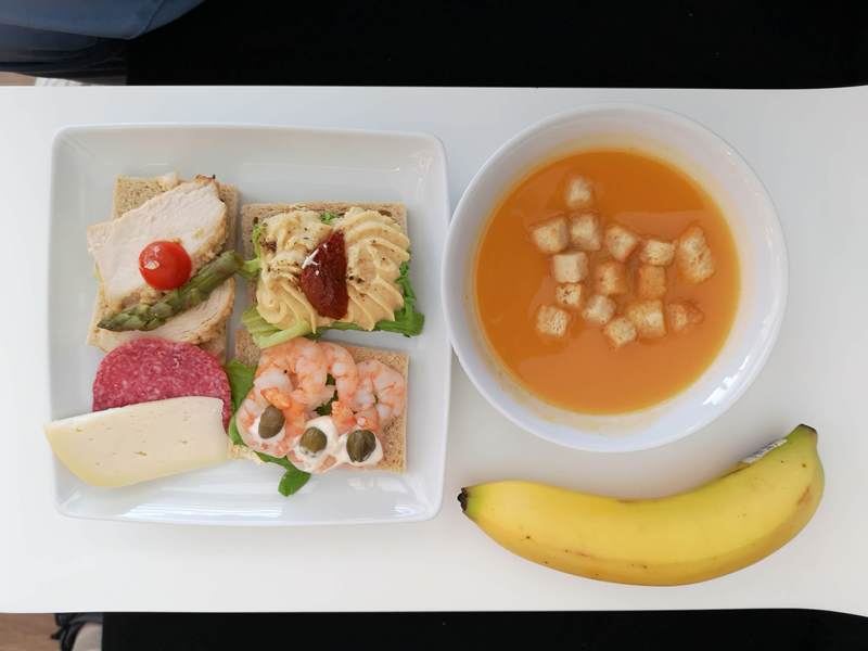 flytp15 201810葡萄牙航空TP364只能說網路說的都是真的...只有delay還是delay