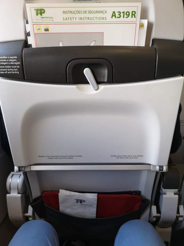 flytp23 201810葡萄牙航空TP364只能說網路說的都是真的...只有delay還是delay