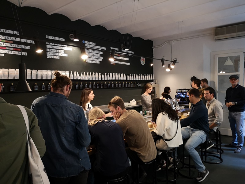 nomad04 Barcelona-巴塞隆納Nomad Coffee Lab & Shop美女執壺 好看也好喝