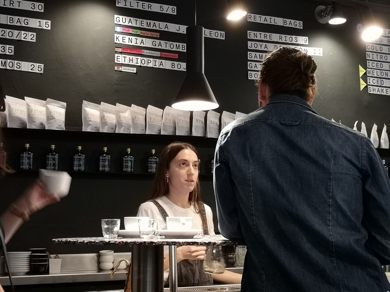 nomad05 Barcelona-巴塞隆納Nomad Coffee Lab & Shop美女執壺 好看也好喝