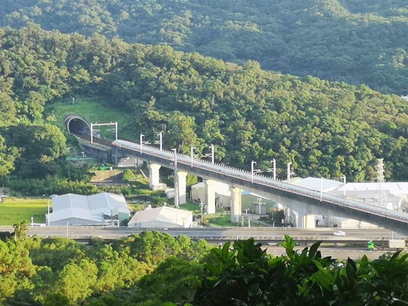 蘆竹-羊稠步道 秋高氣爽散步看高鐵賞落日 蘆竹-羊稠步道 秋高氣爽散步看高鐵賞落日