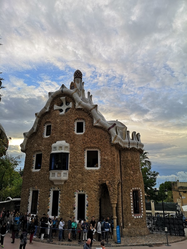 guellparkk17 Barcelona-巴塞隆納世界文化遺產 高第建築奎爾公園馬賽克蜥蜴太吸睛