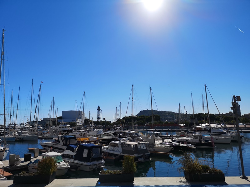 barcelonabeach02 Barcelona-嗨!地中海你好!! 巴塞隆納海岸Platja de la Barceloneta 海天一線超美