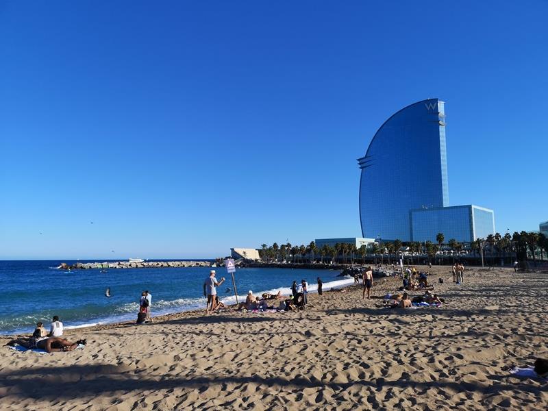 barcelonabeach22 Barcelona-嗨!地中海你好!! 巴塞隆納海岸Platja de la Barceloneta 海天一線超美