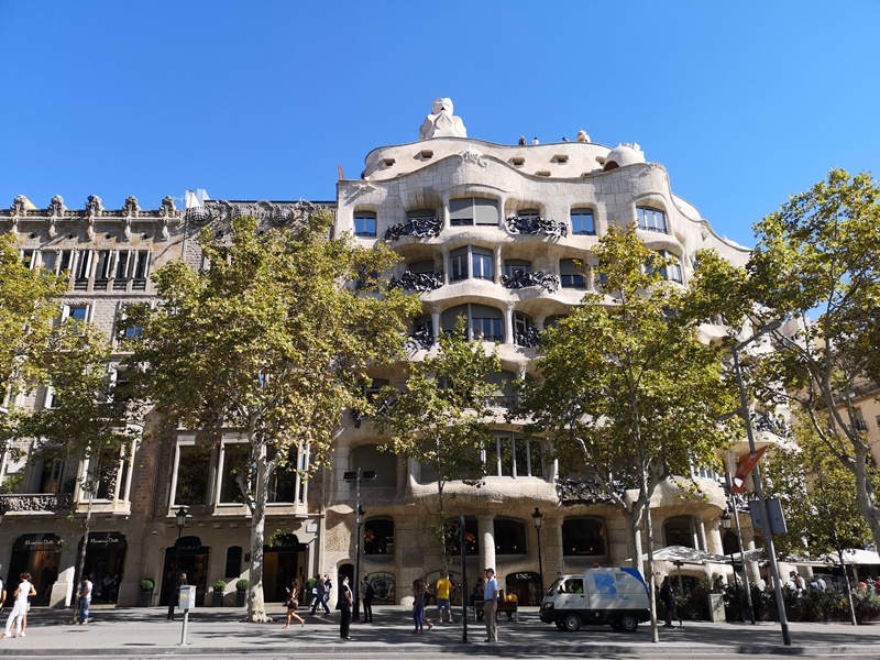 casamila02 Barcelona-巴塞隆納世界文化遺產 高第建築米拉之家 來自外星的設計