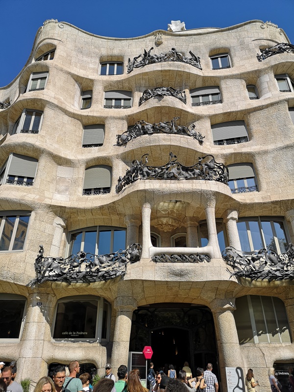 casamila03 Barcelona-巴塞隆納世界文化遺產 高第建築米拉之家 來自外星的設計