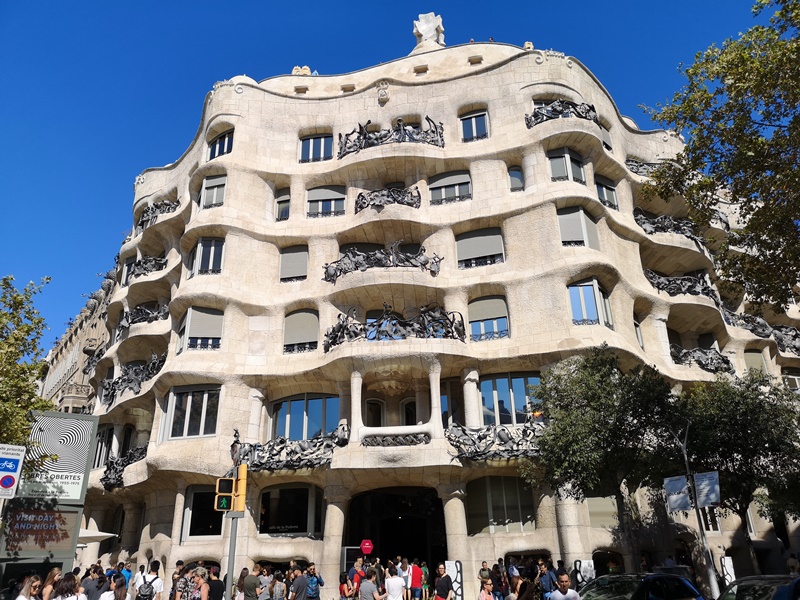 casamila08 Barcelona-巴塞隆納世界文化遺產 高第建築米拉之家 來自外星的設計