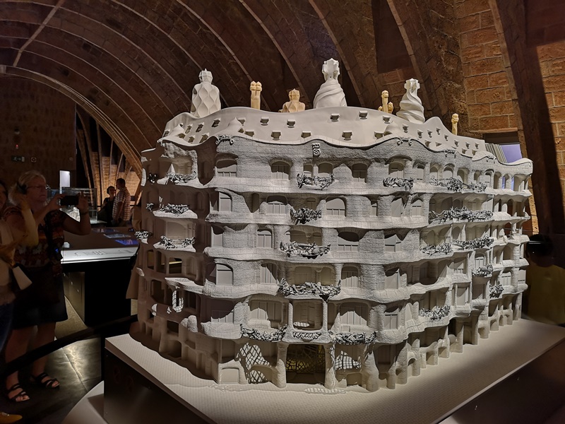 casamila30 Barcelona-巴塞隆納世界文化遺產 高第建築米拉之家 來自外星的設計