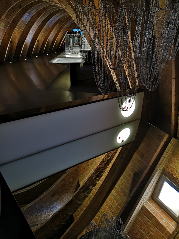 casamila31 Barcelona-巴塞隆納世界文化遺產 高第建築米拉之家 來自外星的設計