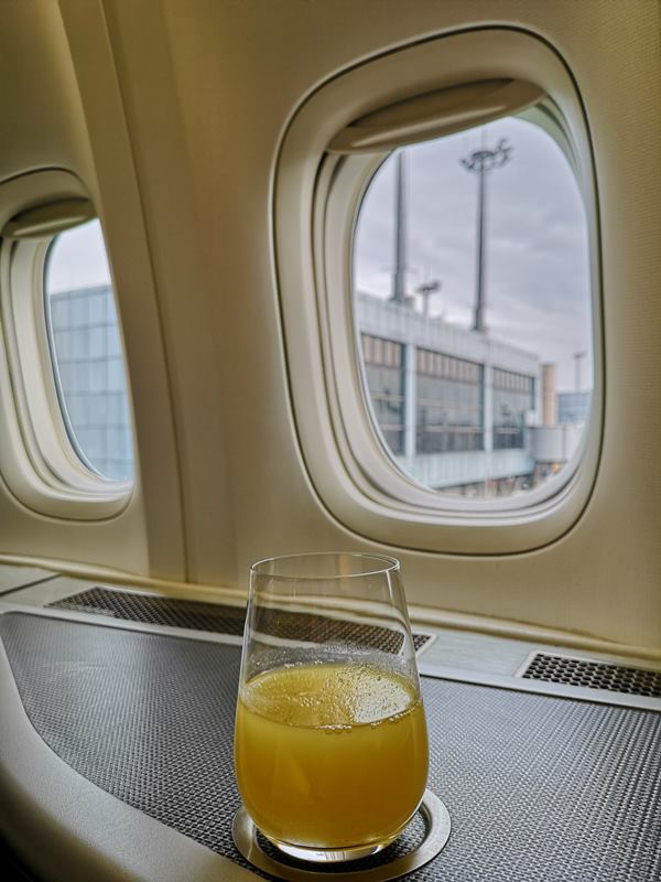 flysinsing10 201811台北新加坡 第一次享受KITTY商務艙