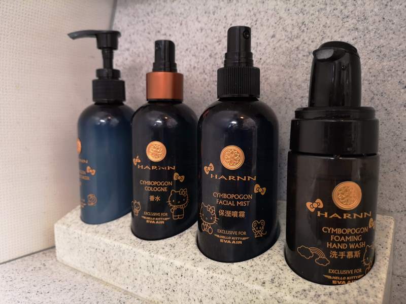 flysinsing13 201811台北新加坡 第一次享受KITTY商務艙